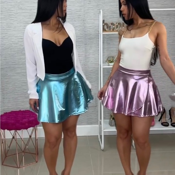 Pink Metallic Mini Skirt Size Large New - Picture 4 of 6